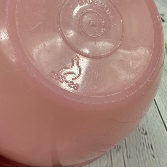 vintage Tupperware Light Pink wonderlier 5.5" Bowl with seal "B" - Picture 8 of 11
